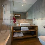 Villa With Hot Tub And Stunning Views Bagnes