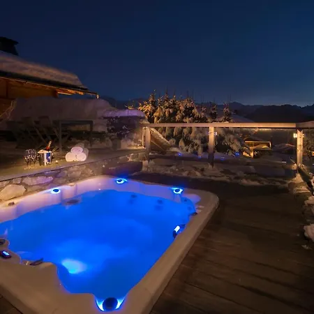 With Hot Tub And Stunning Views فيلة Bagnes