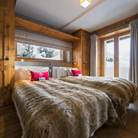 With Hot Tub And Stunning Views *