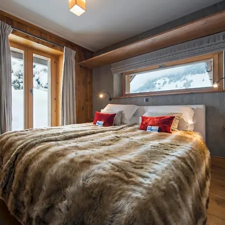 With Hot Tub And Stunning Views فيلة