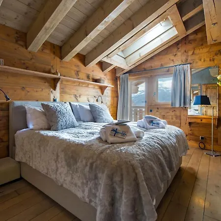 With Hot Tub And Stunning Views فيلة Bagnes